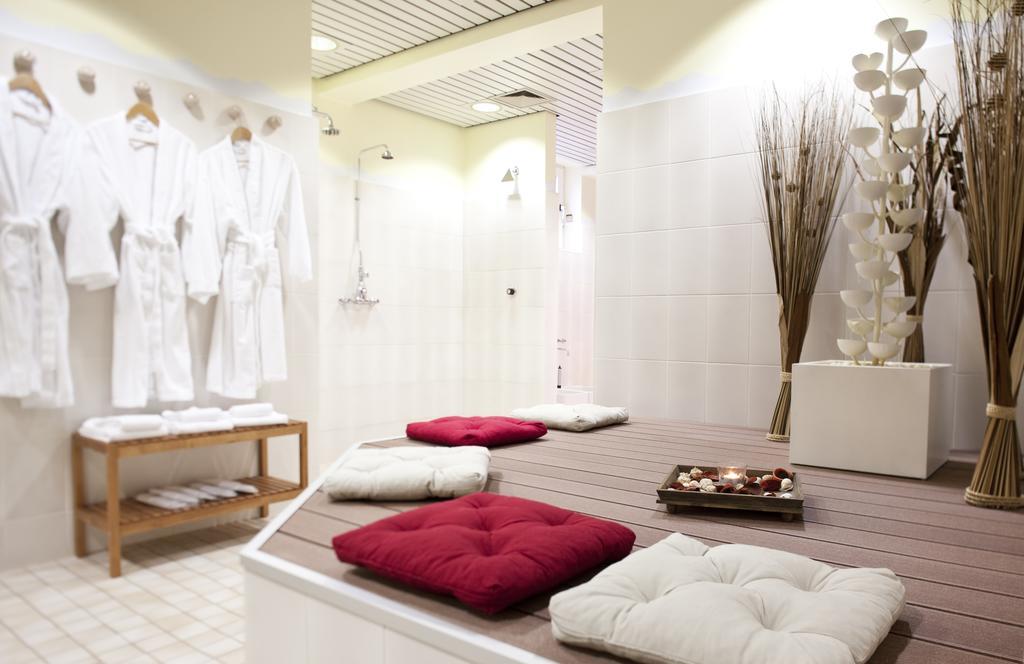 Leine Hotel Патенсен Екстериор снимка