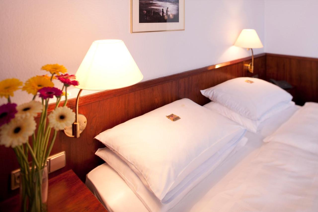 Leine Hotel Патенсен Екстериор снимка