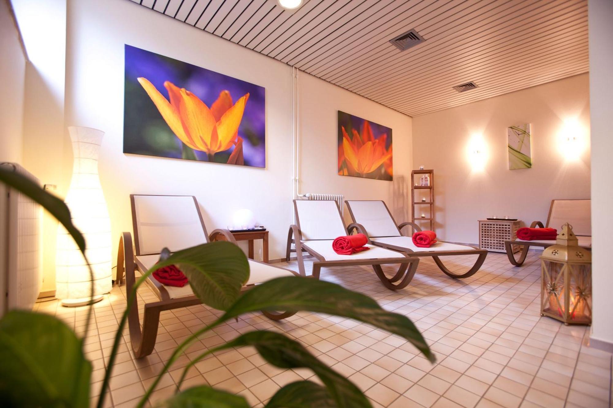 Leine Hotel Патенсен Екстериор снимка