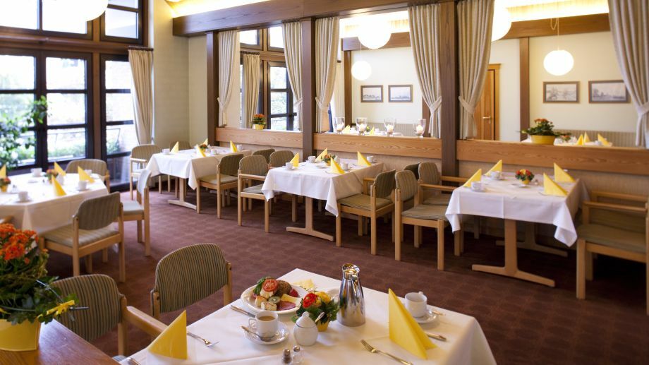 Leine Hotel Патенсен Екстериор снимка
