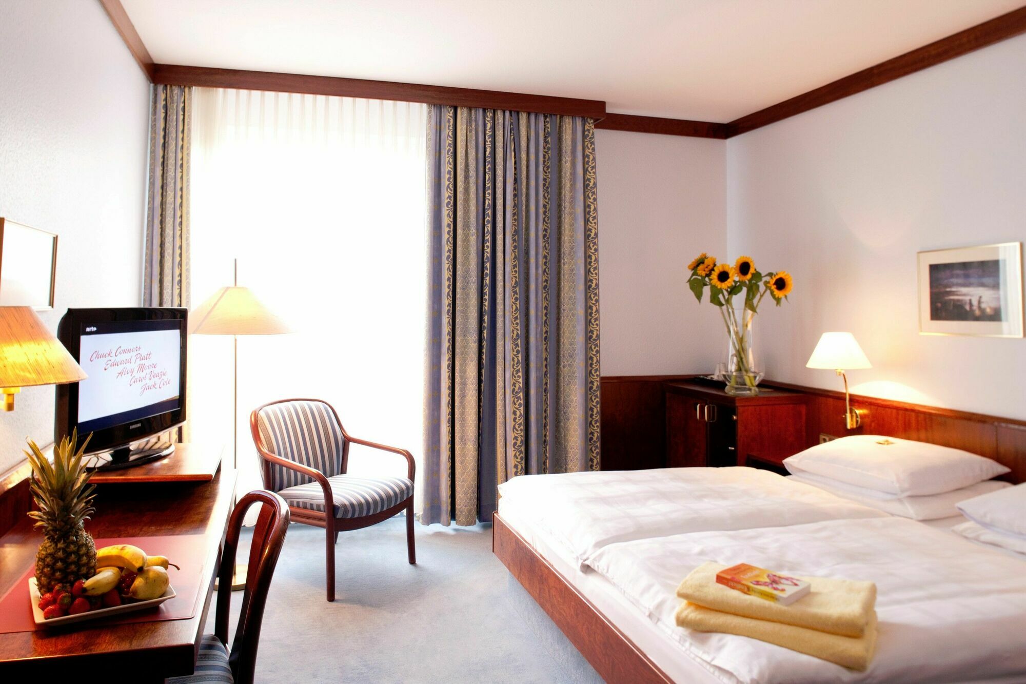 Leine Hotel Патенсен Екстериор снимка